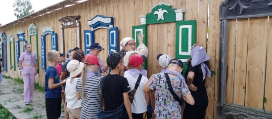 А в селе Ершово сотрудники Ишимского музейного комплекса им. П.П. Ершова практически ежедневно проводят экскурсии с мастер-классами для детей из пришкольных лагерей.