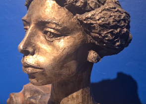 Впереди выходные, а значит есть время посетить Арт-галерею, чтобы ознакомиться с одной из выставок "Скульптор Геннадий Вострецов".